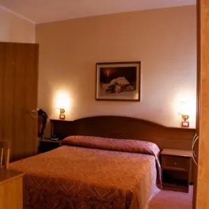 Intrastevere Hotel